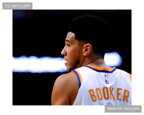 布克单场狂砍70分刷新纪录,成为联盟历史得分新王 布克单场狂砍70分刷新纪录,成为联盟历史得分新王